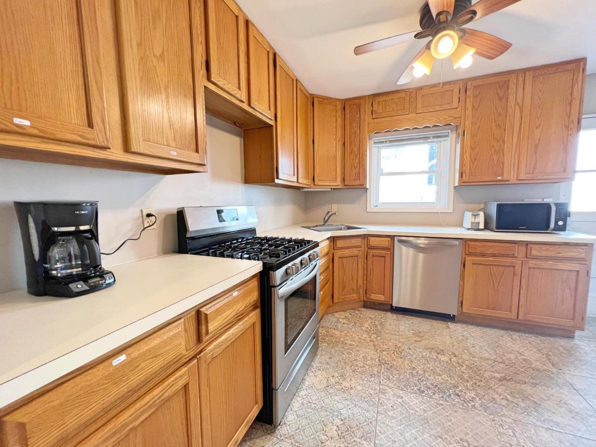 Entire Private 3 Bedrooms 1 Bathroom Single House With Fenced Garden Hébergement de vacances