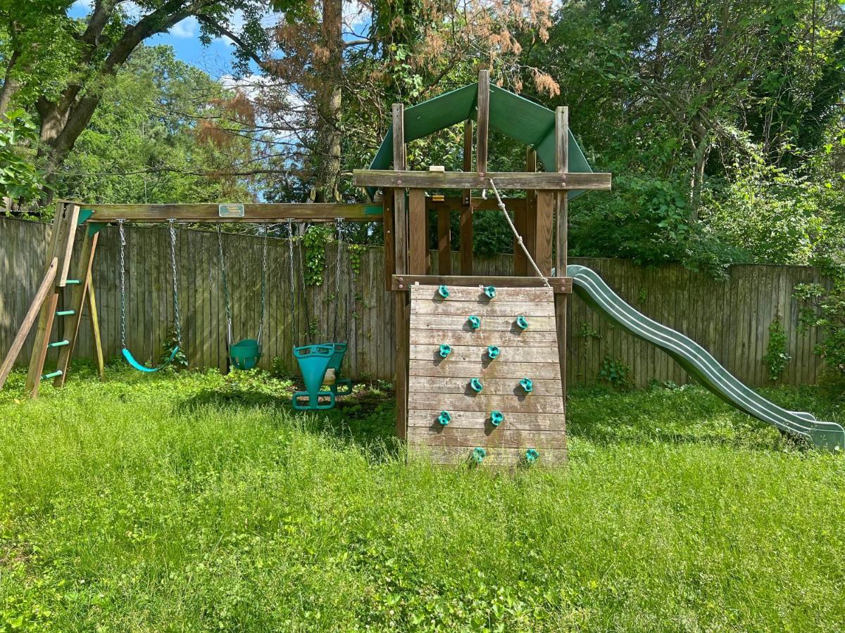 Entire Private 3 Bedrooms 1 Bathroom Single House With Fenced Garden Hébergement de vacances