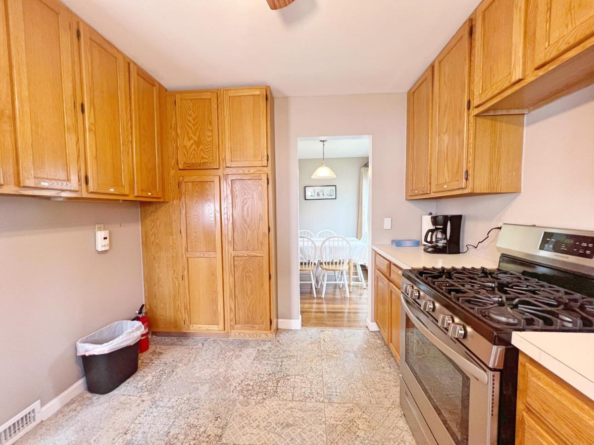 Entire Private 3 Bedrooms 1 Bathroom Single House With Fenced Garden Arlington