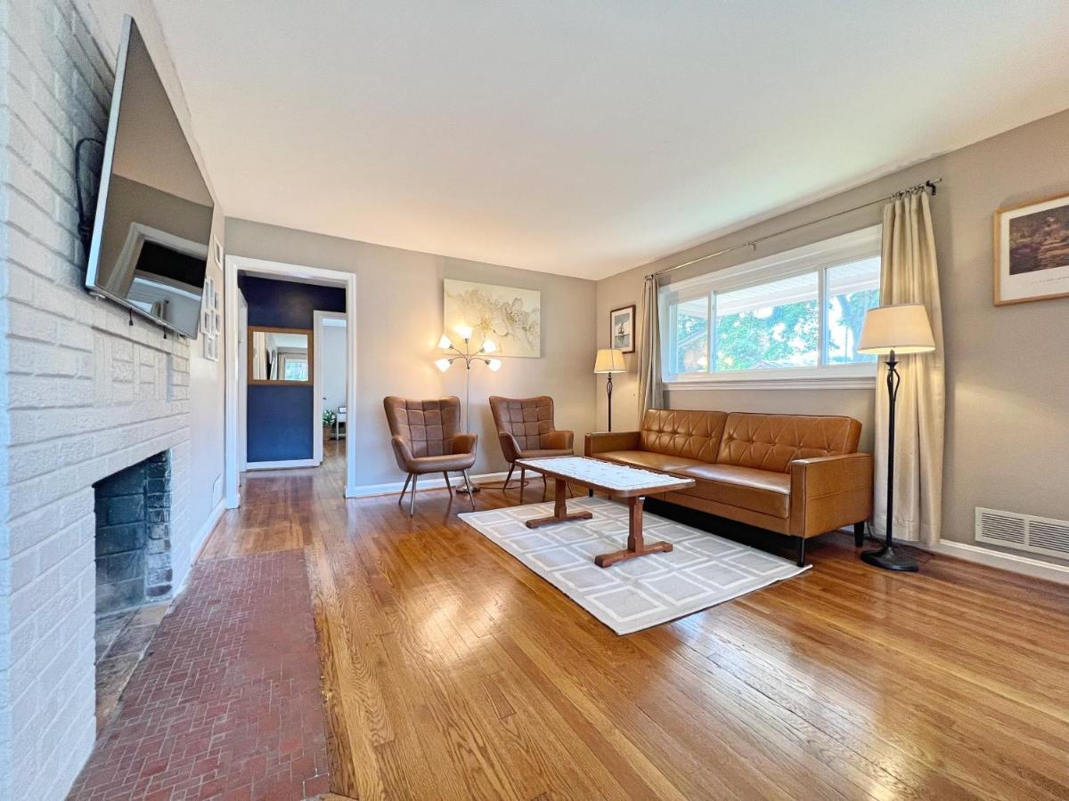 Hébergement de vacances Entire Private 3 Bedrooms 1 Bathroom Single House With Fenced Garden Arlington